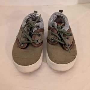 OshKosh B'Gosh Nico Toddler Boy Olive Green Lace Up Sneakers in Size 7